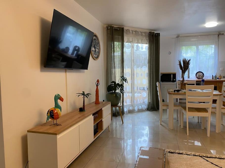 F2 St Denis Jardin D'Etat Daire Saint-Denis Dış mekan fotoğraf